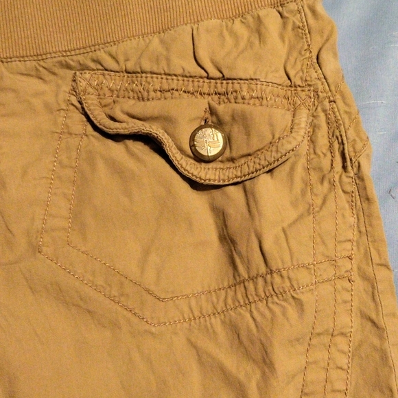 Ladies Khaki Capris - Picture 6 of 10